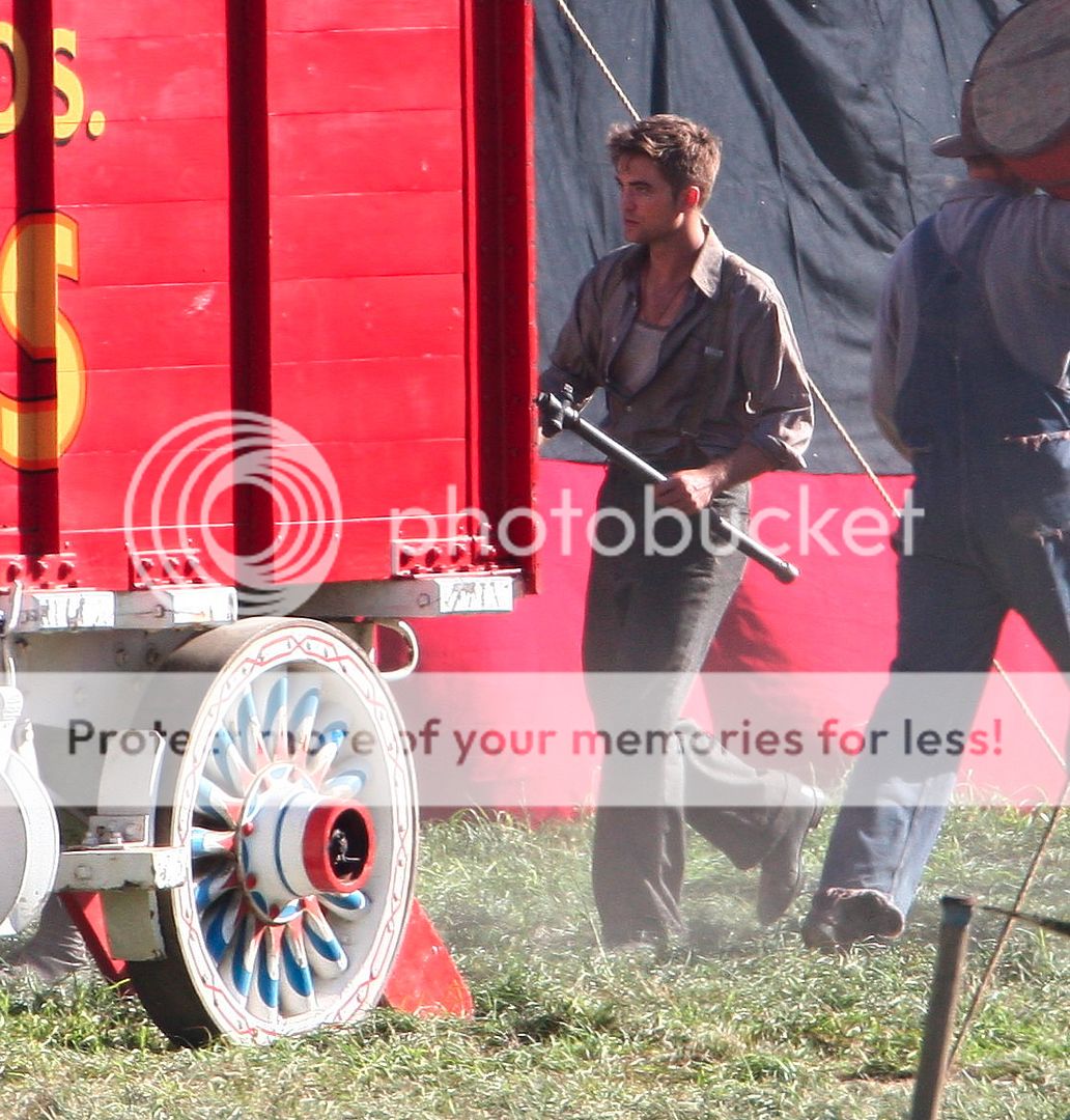 Water for Elephants : Photos  + Vidéos du tournage... - Page 2 030